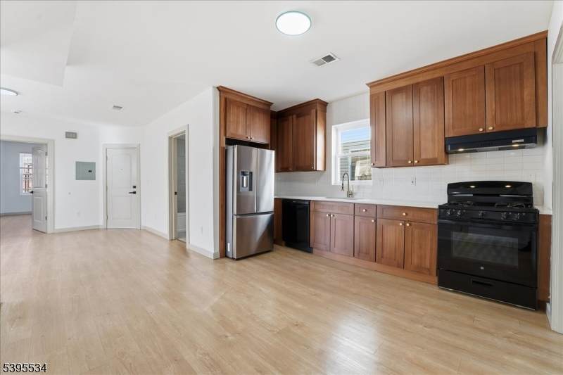 260 S 10Th St - Photo 1