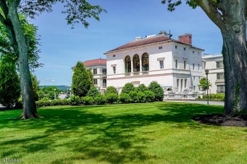 110 South St  Apt 205 - Photo 1