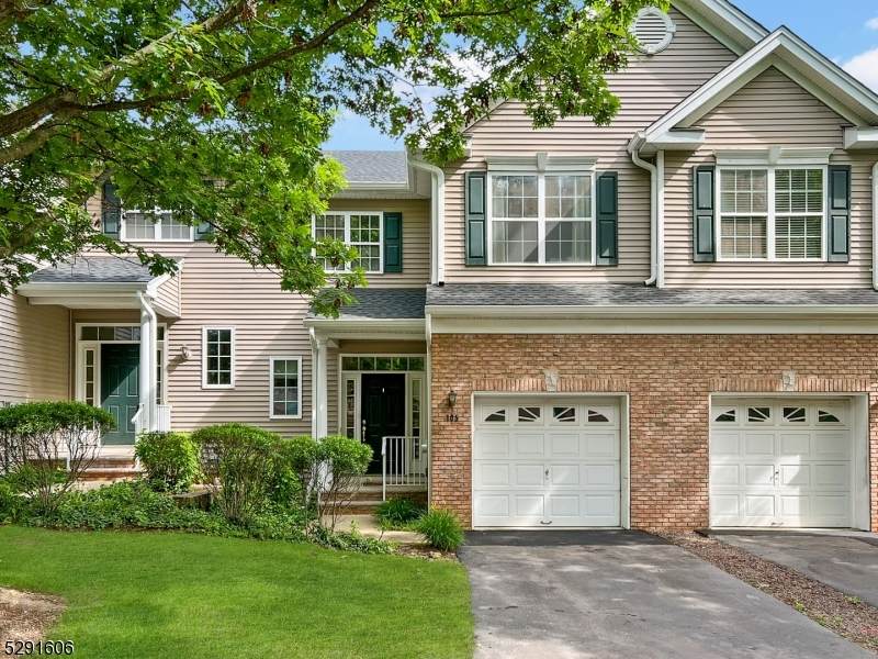 51 Truman Ave - Photo 1