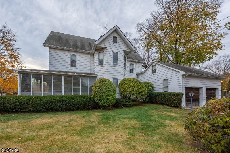 115 Jackson Ave - Photo 1