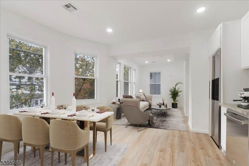 813 S 12Th St - Photo 1