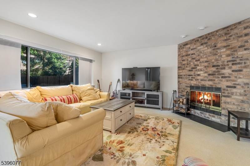 191 Yorktowne Ct - Photo 1