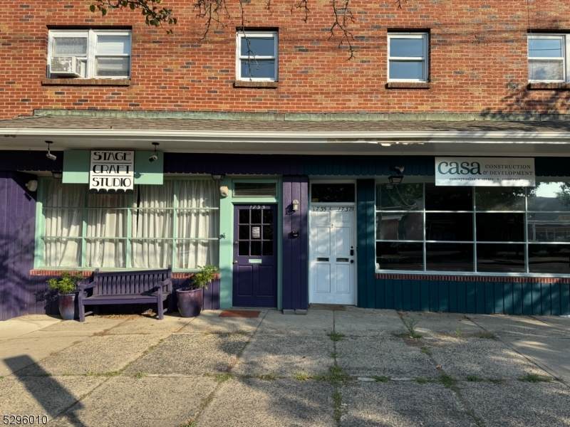 1737 E 2Nd St - Photo 1