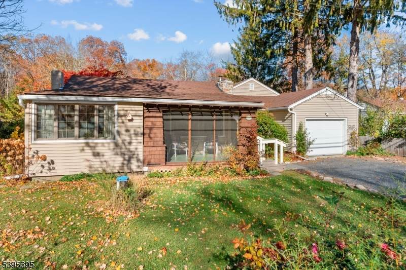 221 Fairview Ave - Photo 1