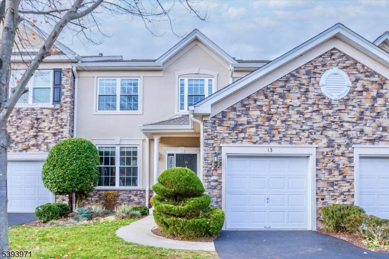 13 Fernwood Ct - Photo 1