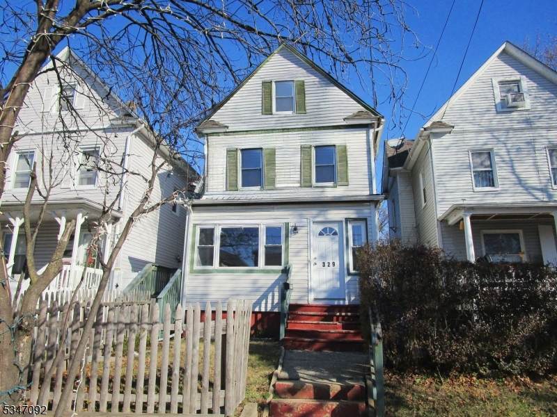 329 Berckman St - Photo 1