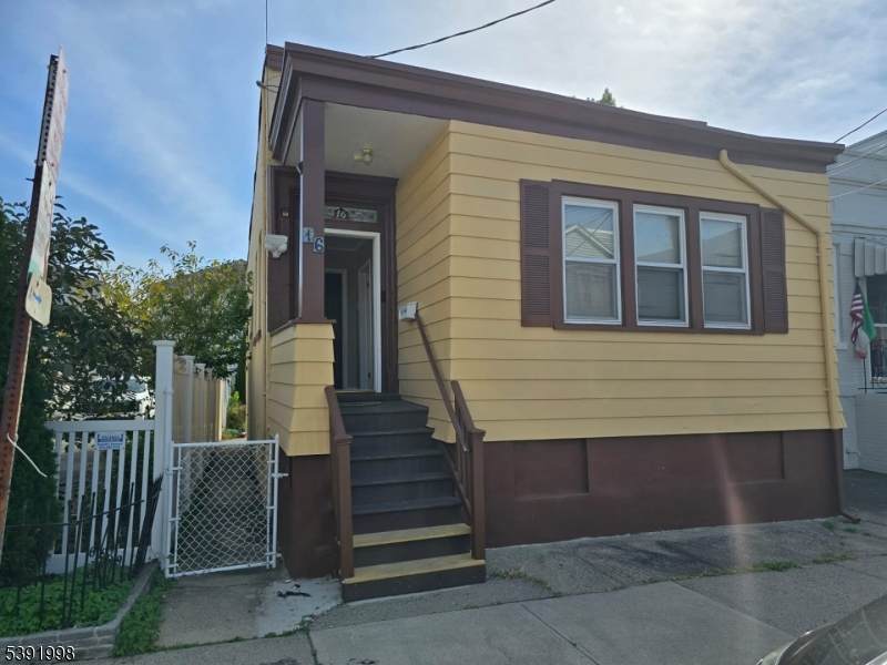 16 Lake St - Photo 1