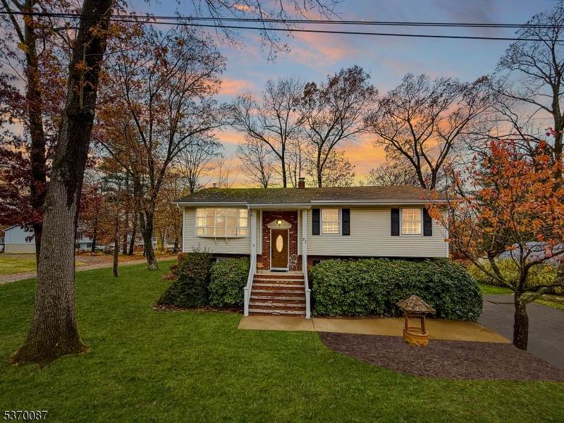 27 High Crest Dr - Photo 1