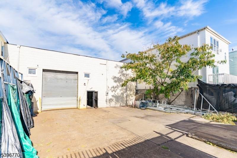 98 Delancy St - Photo 1