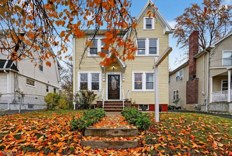 812 E 6Th St - Photo 1