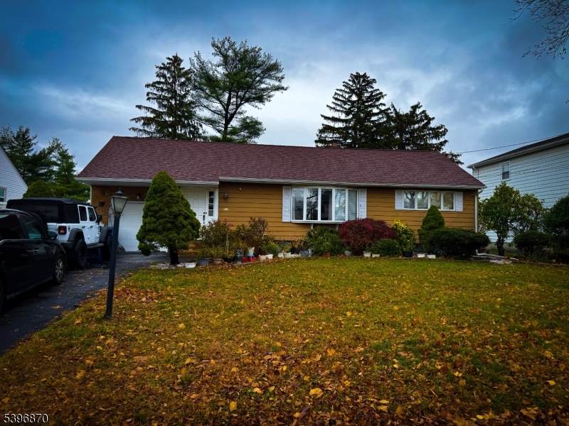 617 Sycamore St - Photo 1