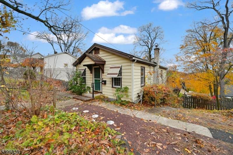 121 W Munson Ave - Photo 1