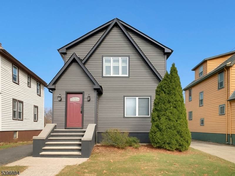 385 E Main St - Photo 1