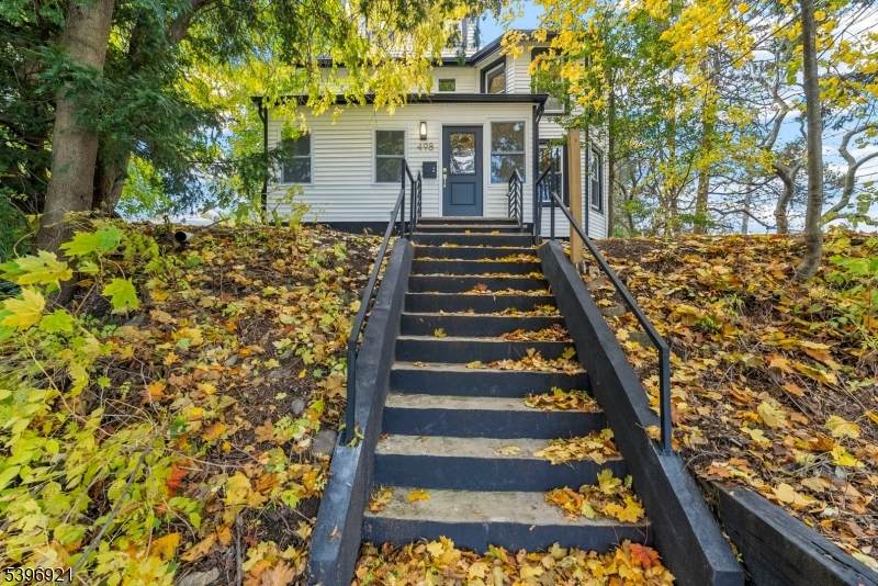 498 Alpine St - Photo 1