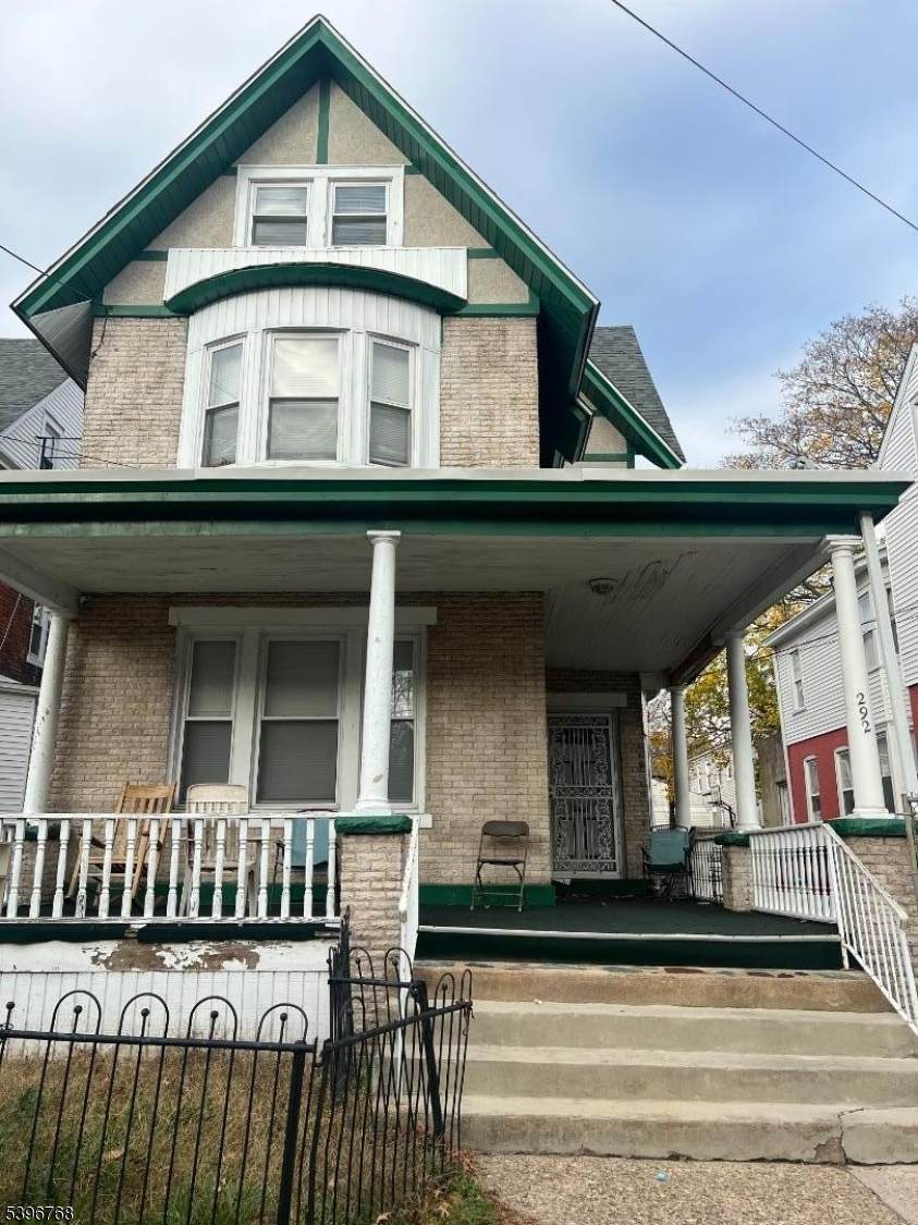 292 Spring Street - Photo 1