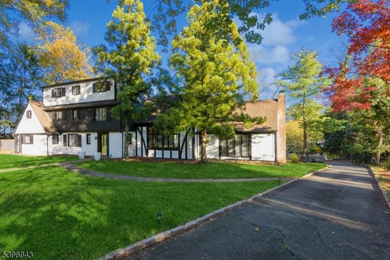 290 N Wyoming Ave - Photo 1