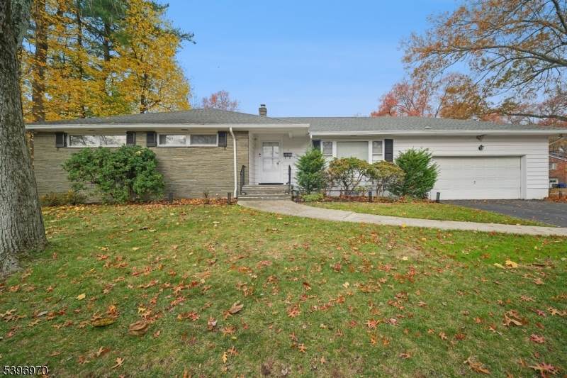 1 Rosemont Dr - Photo 1