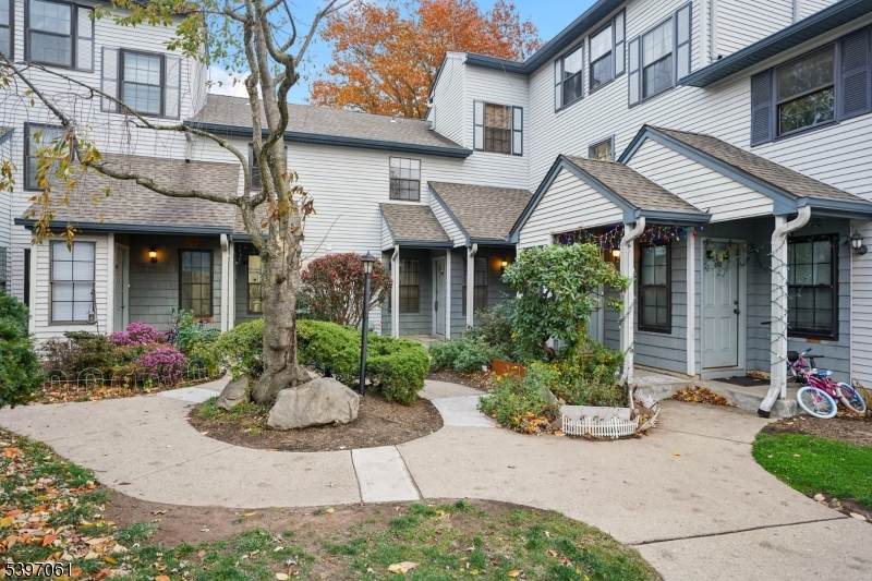 809 Woodbridge Commons Way - Photo 1