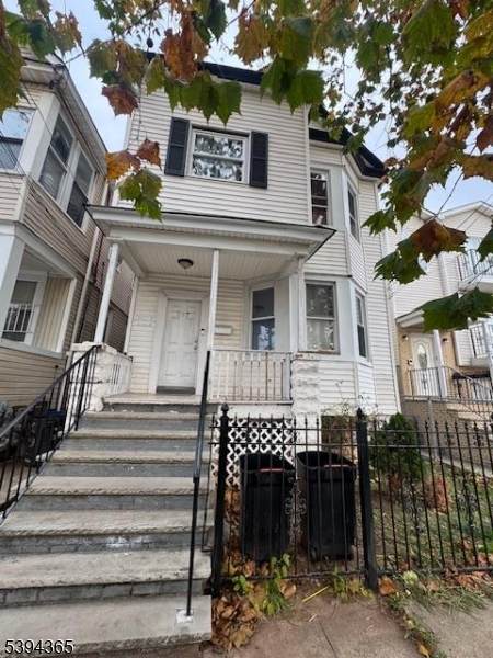 537 S Park St - Photo 1