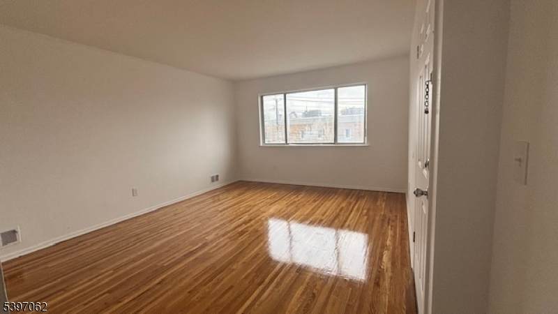 422 7Th St - Photo 1