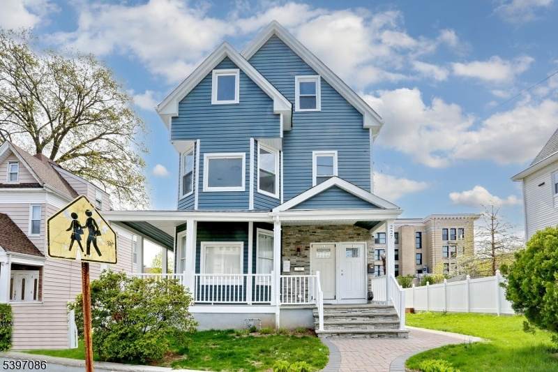 221 Broadway - Photo 1