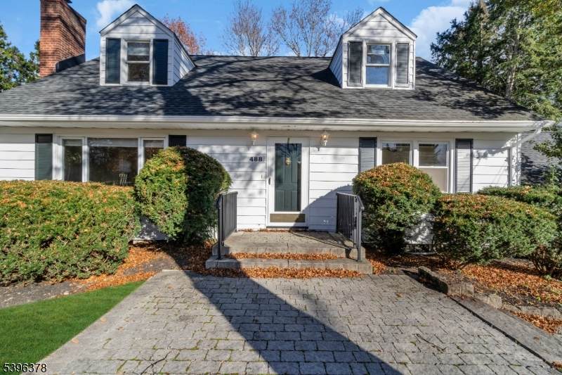 488 King George Rd - Photo 1