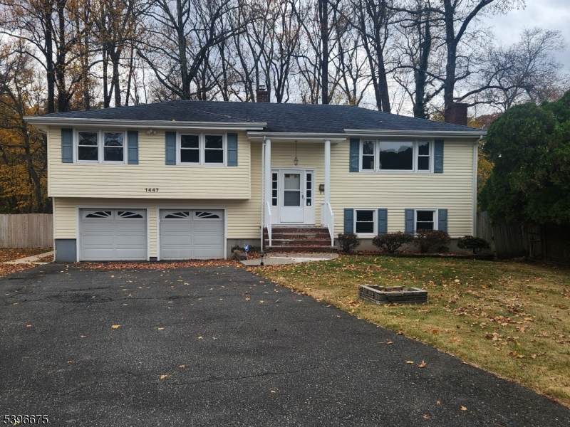 1447 Whitewood Ct - Photo 1