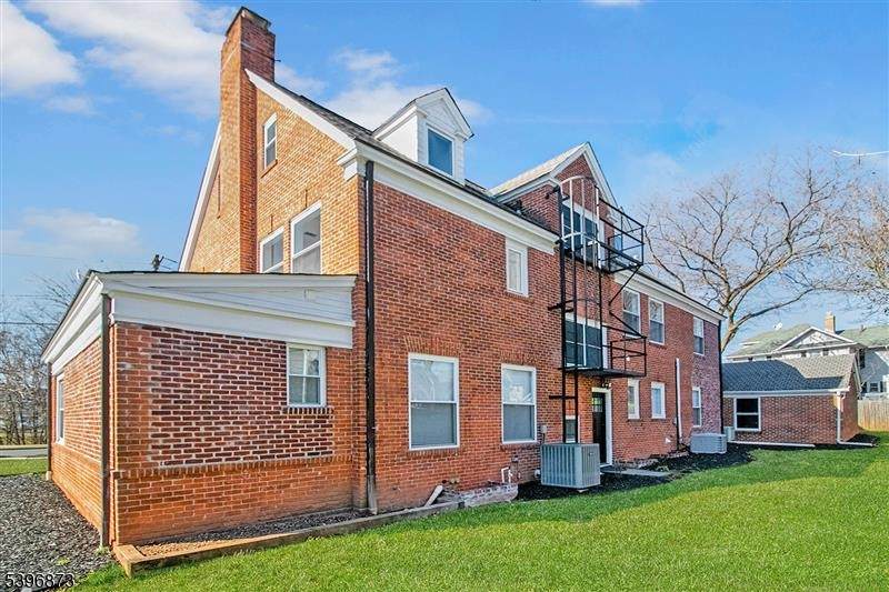 10 Codington Pl - Photo 1