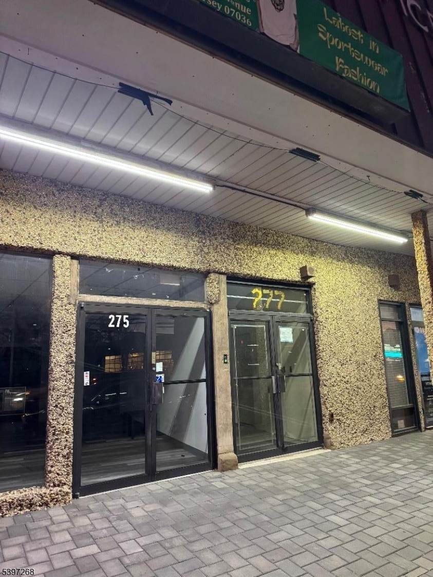 237 W Saint Georges Ave - Photo 1