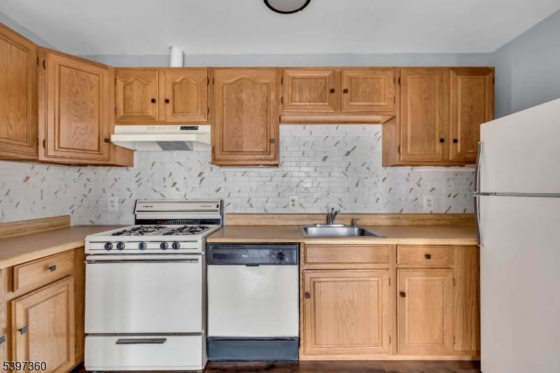 1595 E 2Nd St - Photo 1