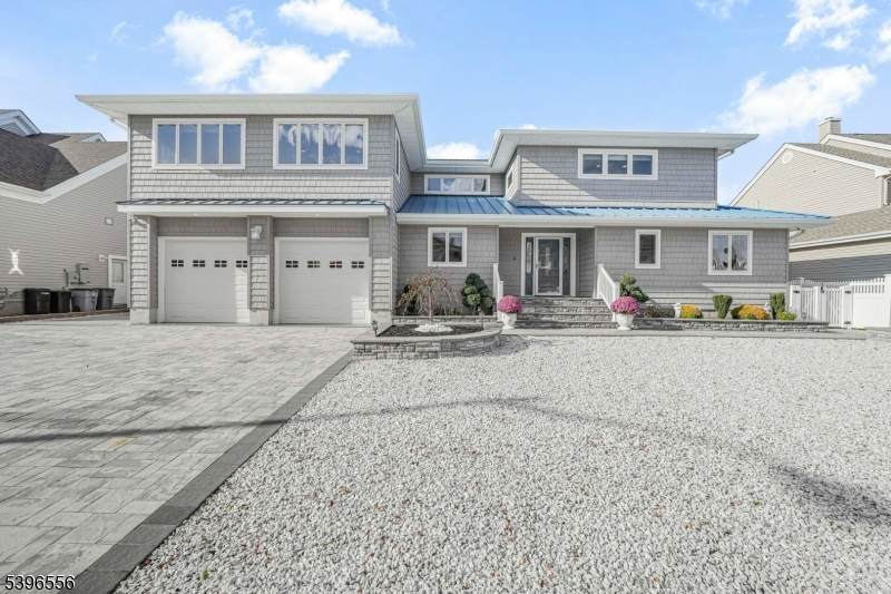 814 Ensign Dr - Photo 1