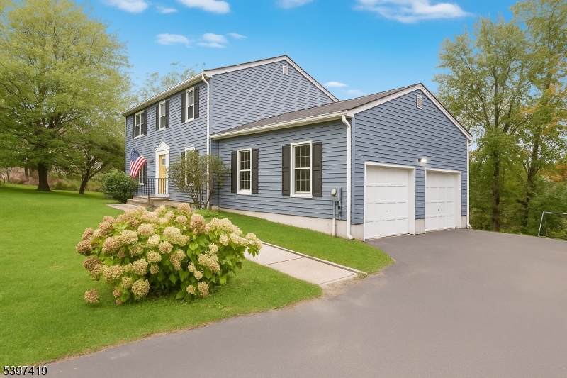 3 Fieldcrest Dr - Photo 1