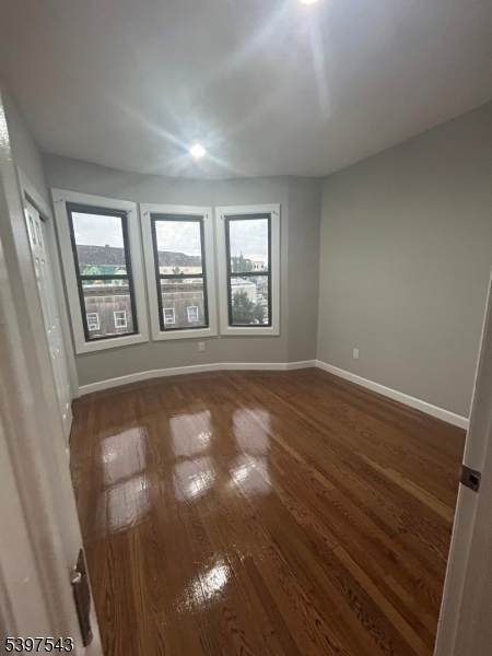 221 Ferry St - Photo 1