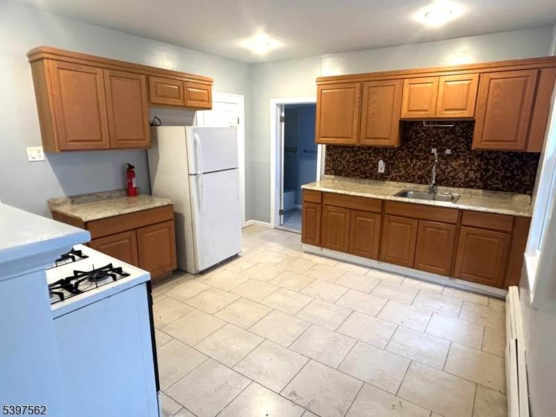 82 Pacific St - Photo 1