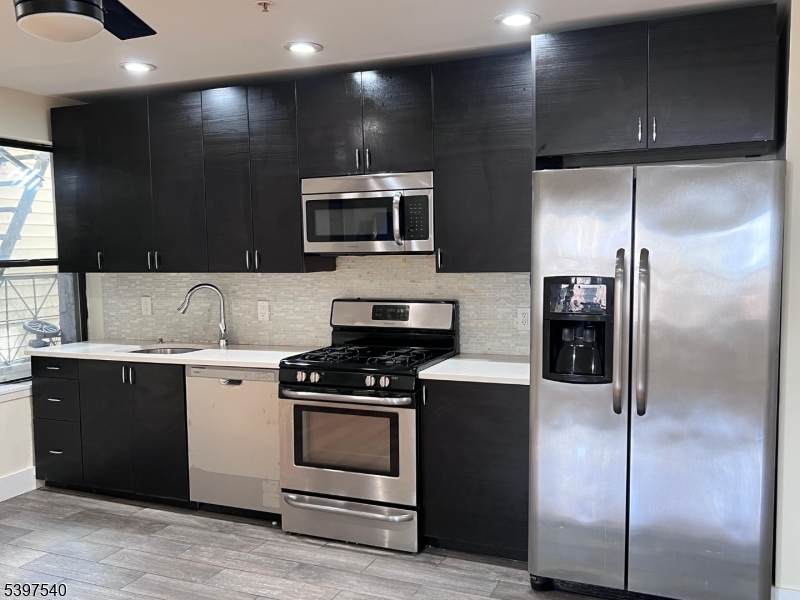 73 Ferry St - Photo 1