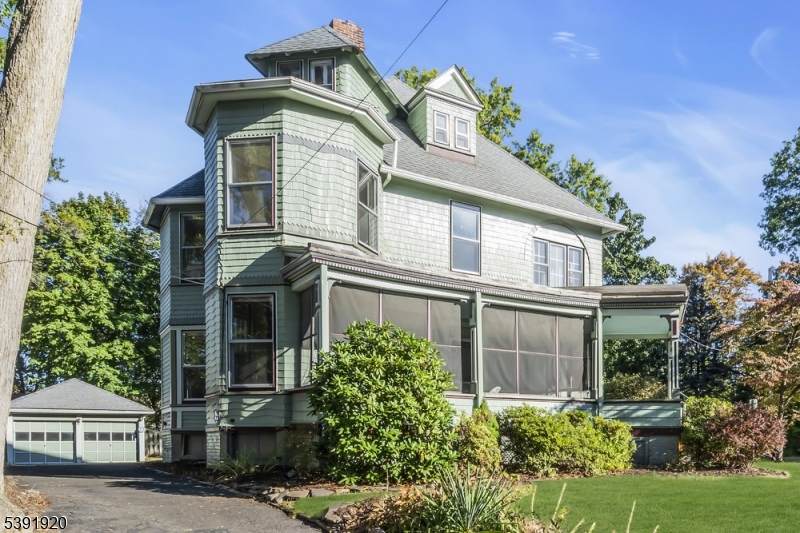 74 Mercer Ave - Photo 1