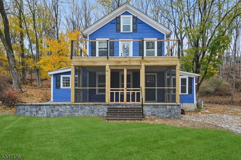 916 E End Rd - Photo 1