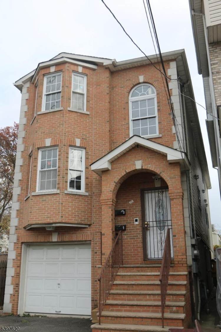 908 Grove St - Photo 1