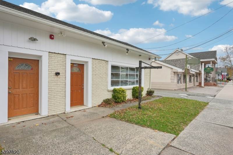 356 Park Ave - Photo 1