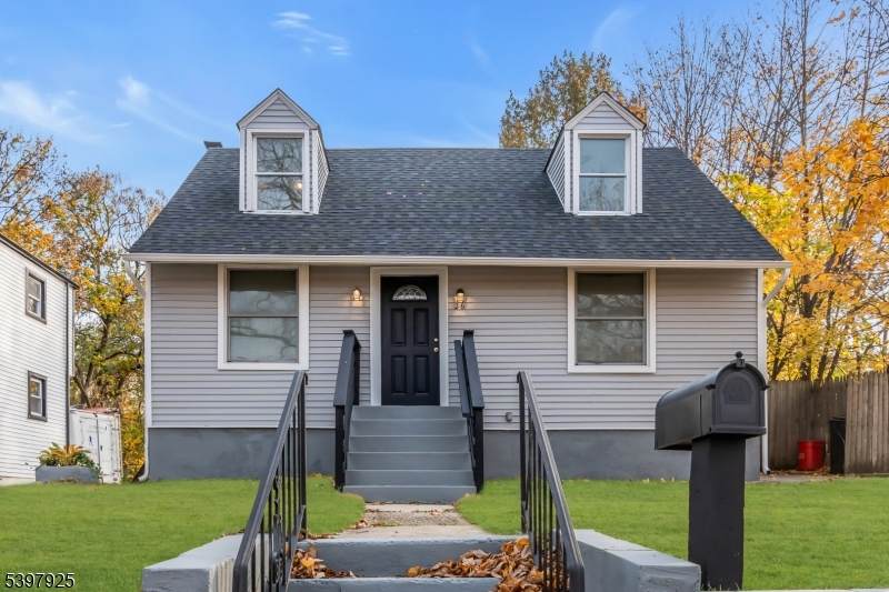 26 Center Oak Ave - Photo 1