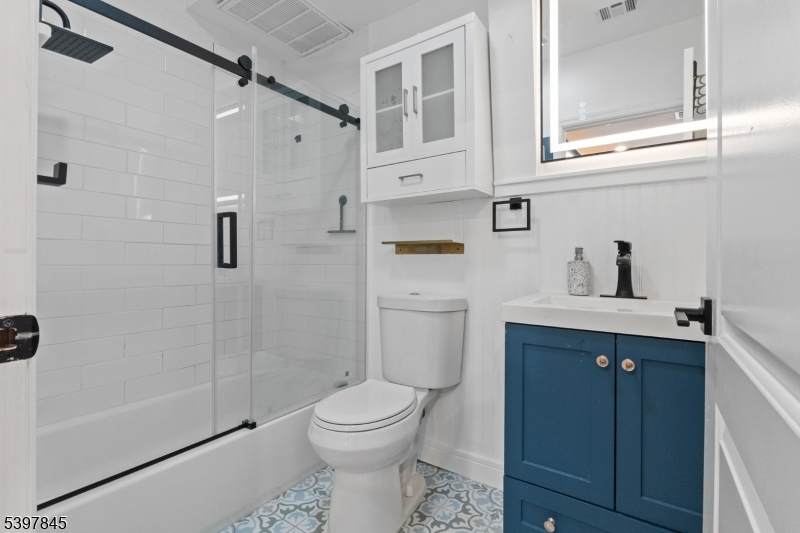 362 1/2 New St - Photo 1