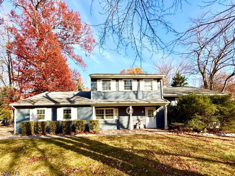 8 New England Dr - Photo 1