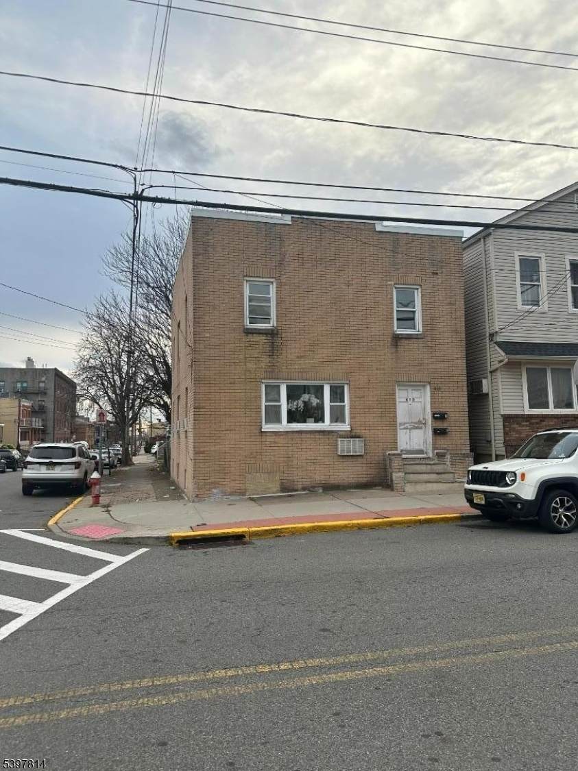 410 Cliff St - Photo 1