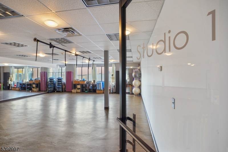 10 E Willow St - Photo 1