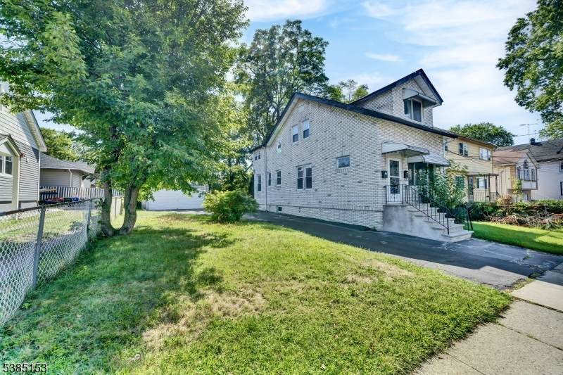 1451 Franklin St - Photo 1