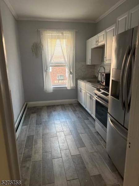 555 Westminster Ave - Photo 1