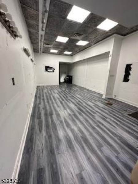 551 Westminster Ave - Photo 1