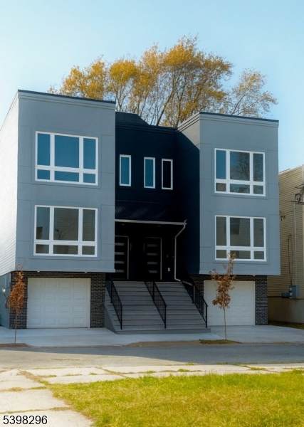 335 21St St - Photo 1