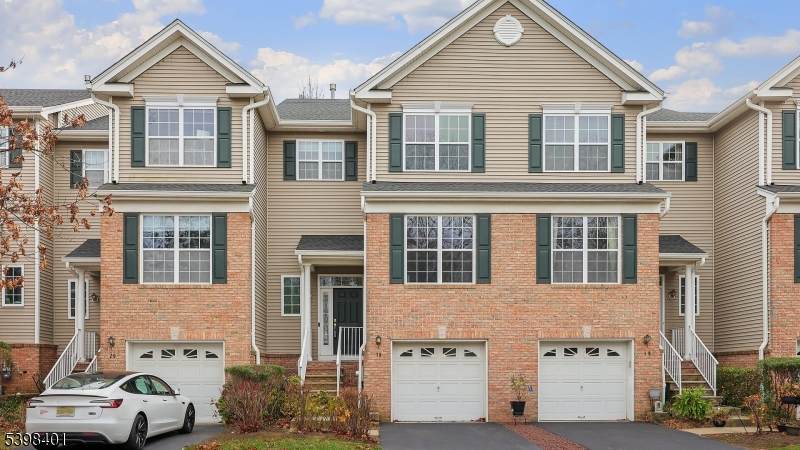 18 Truman Ave - Photo 1