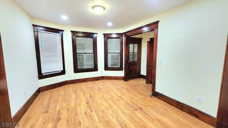 37 Park Ave - Photo 1